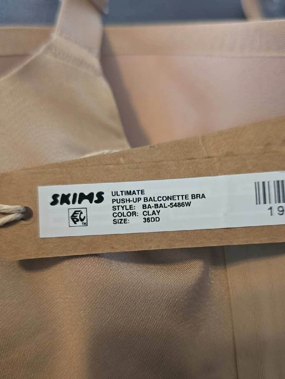 SKIMS Kim Kardashian Women's 36DD Ultimate Push Up Balconette Bra New w/ Tags! - Picture 3 of 4